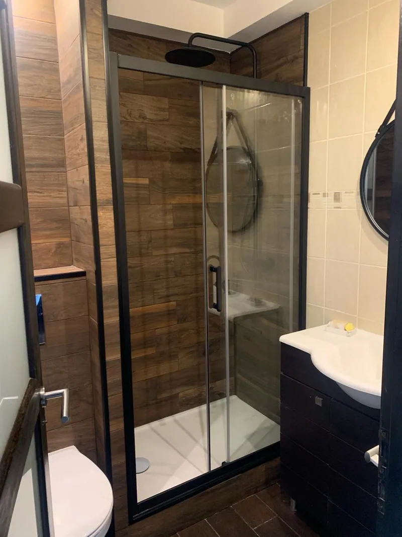 Aménagement salle de bain - Après par Vision Bâtiments